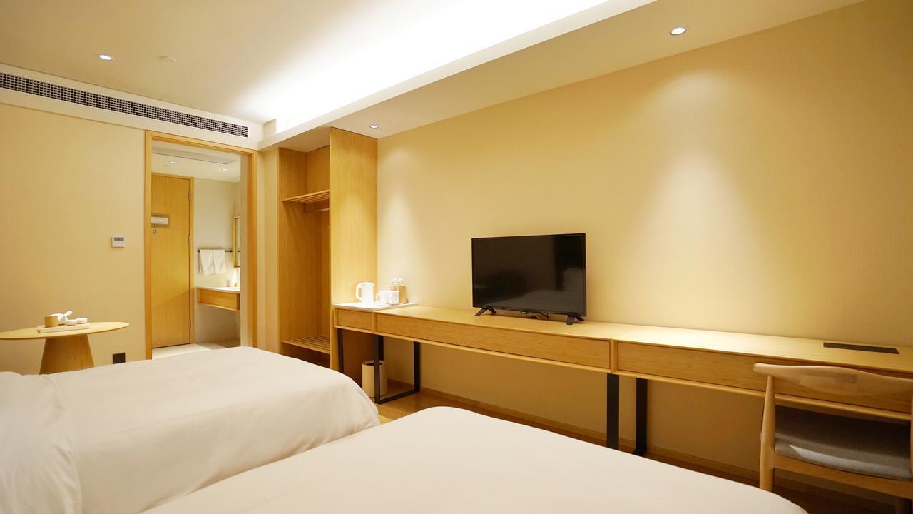 Ji Hotel Shanghai Xujiahui Tianyaoqiao Road ภายนอก รูปภาพ